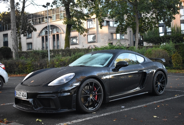 Porsche 718 Cayman GT4