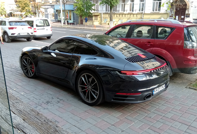 Porsche 992 Carrera 4S