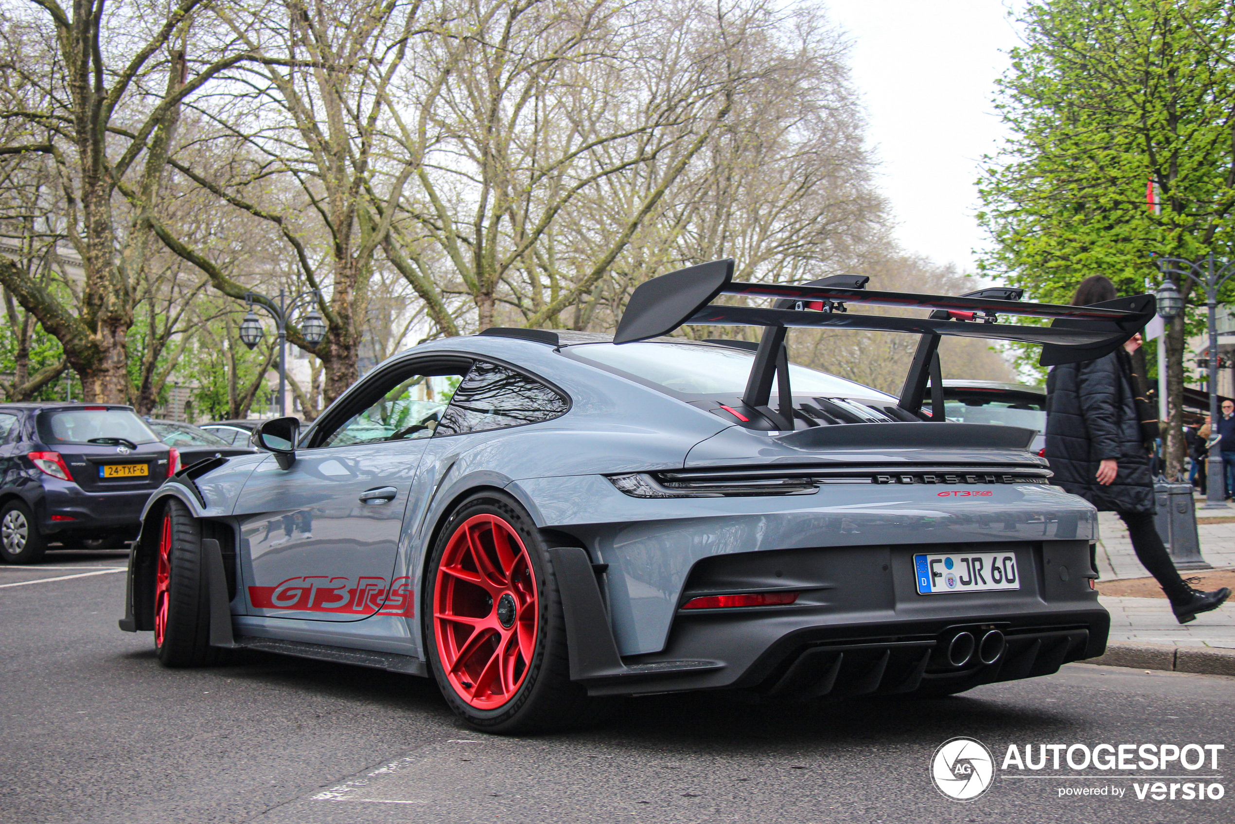 Porsche 992 GT3 RS Weissach Package