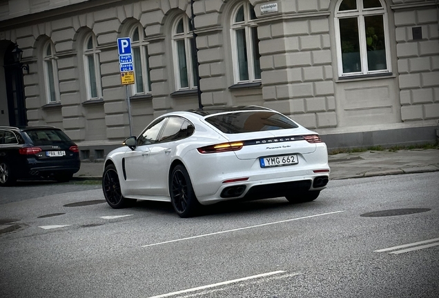 Porsche 971 Panamera Turbo