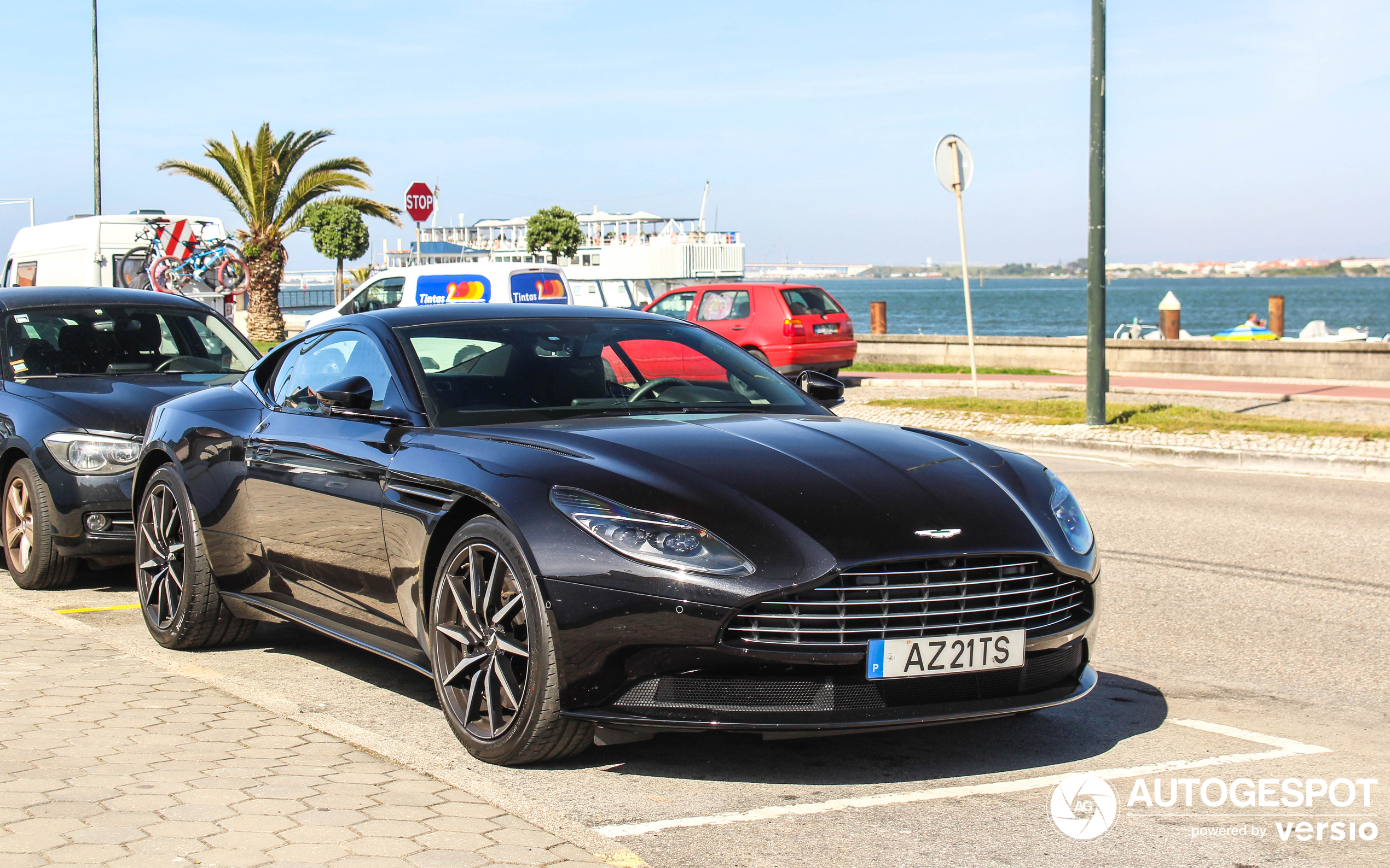 Aston Martin DB11 V8