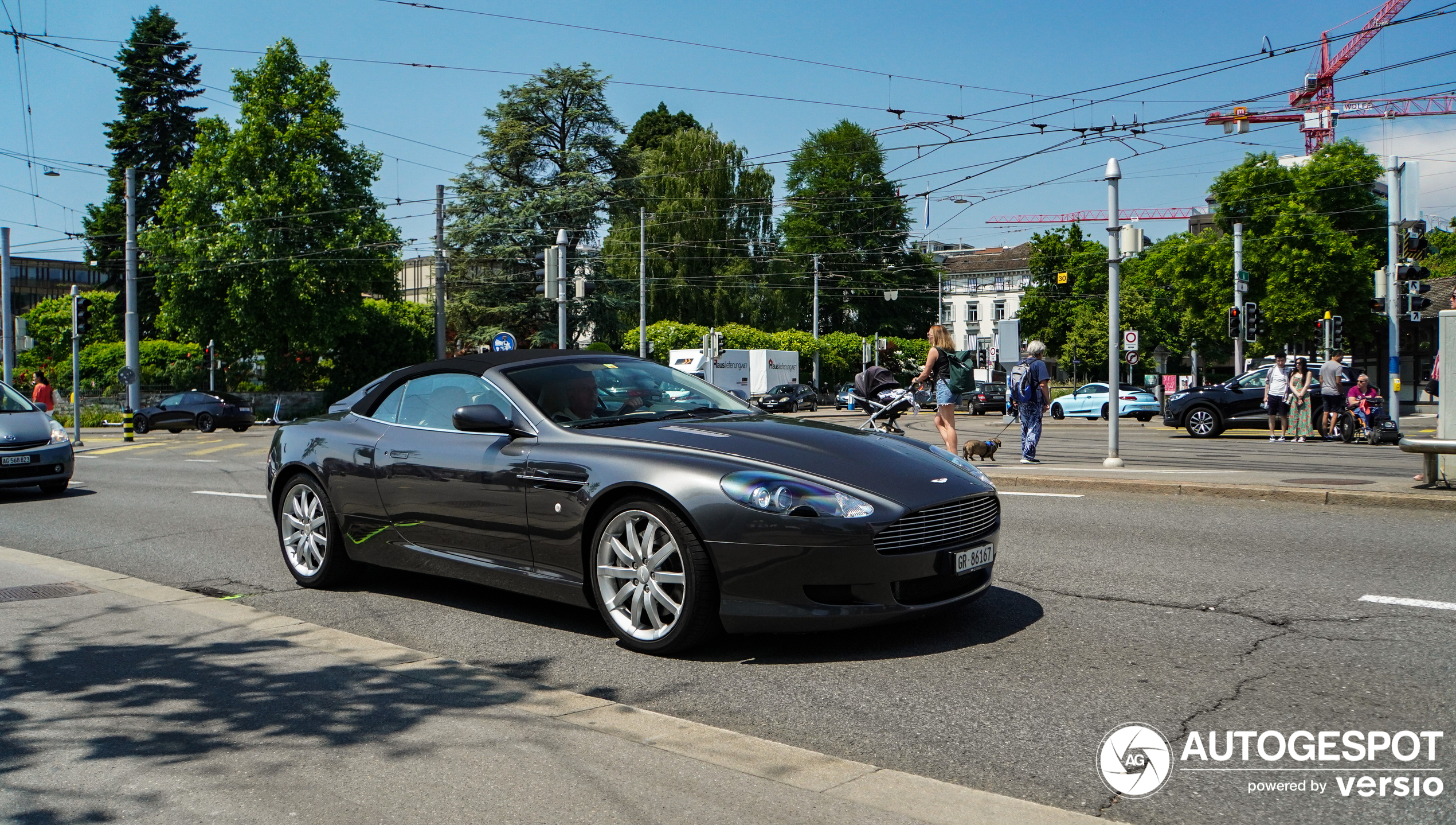 Aston Martin DB9 Volante