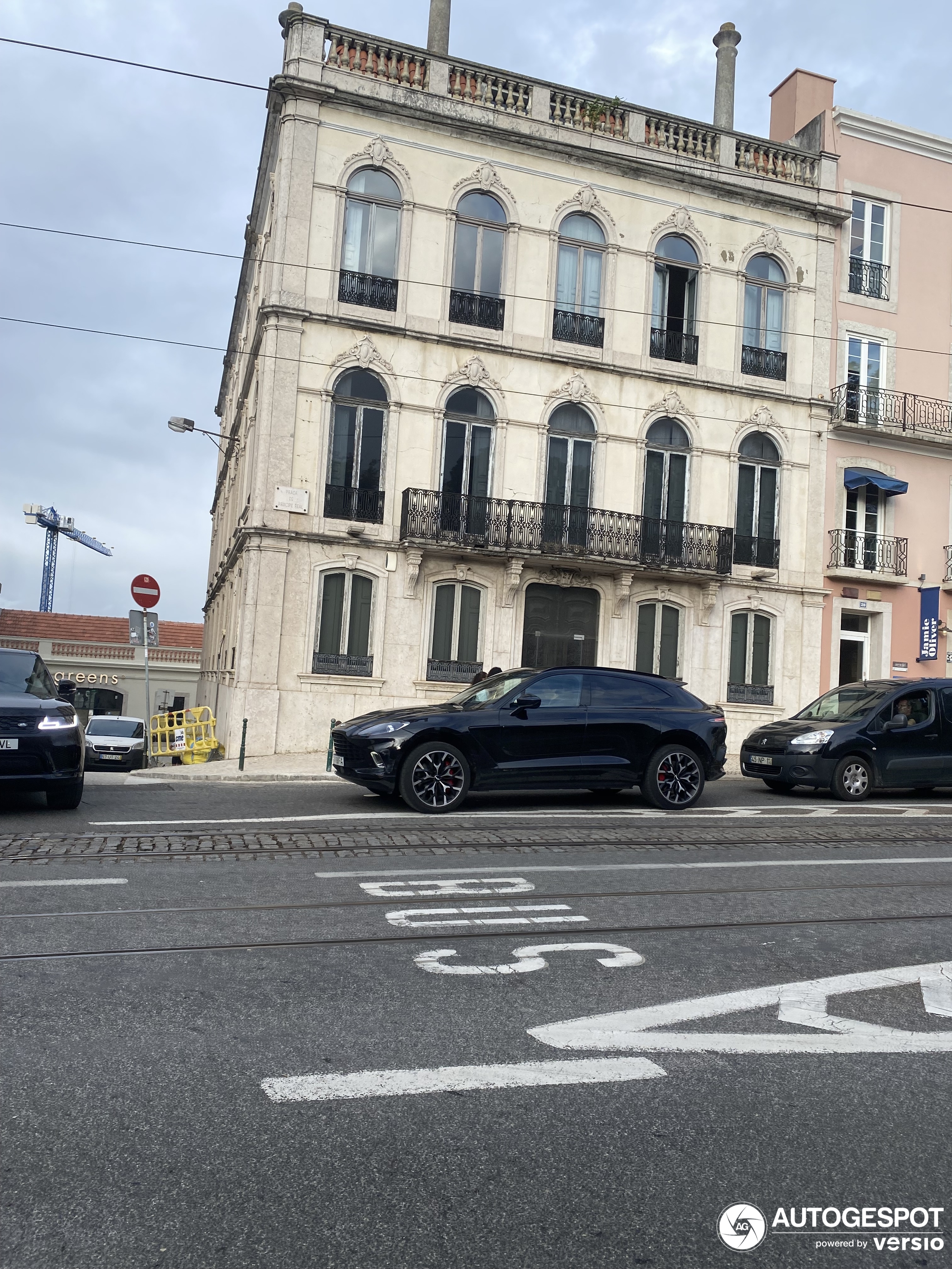 Aston Martin DBX