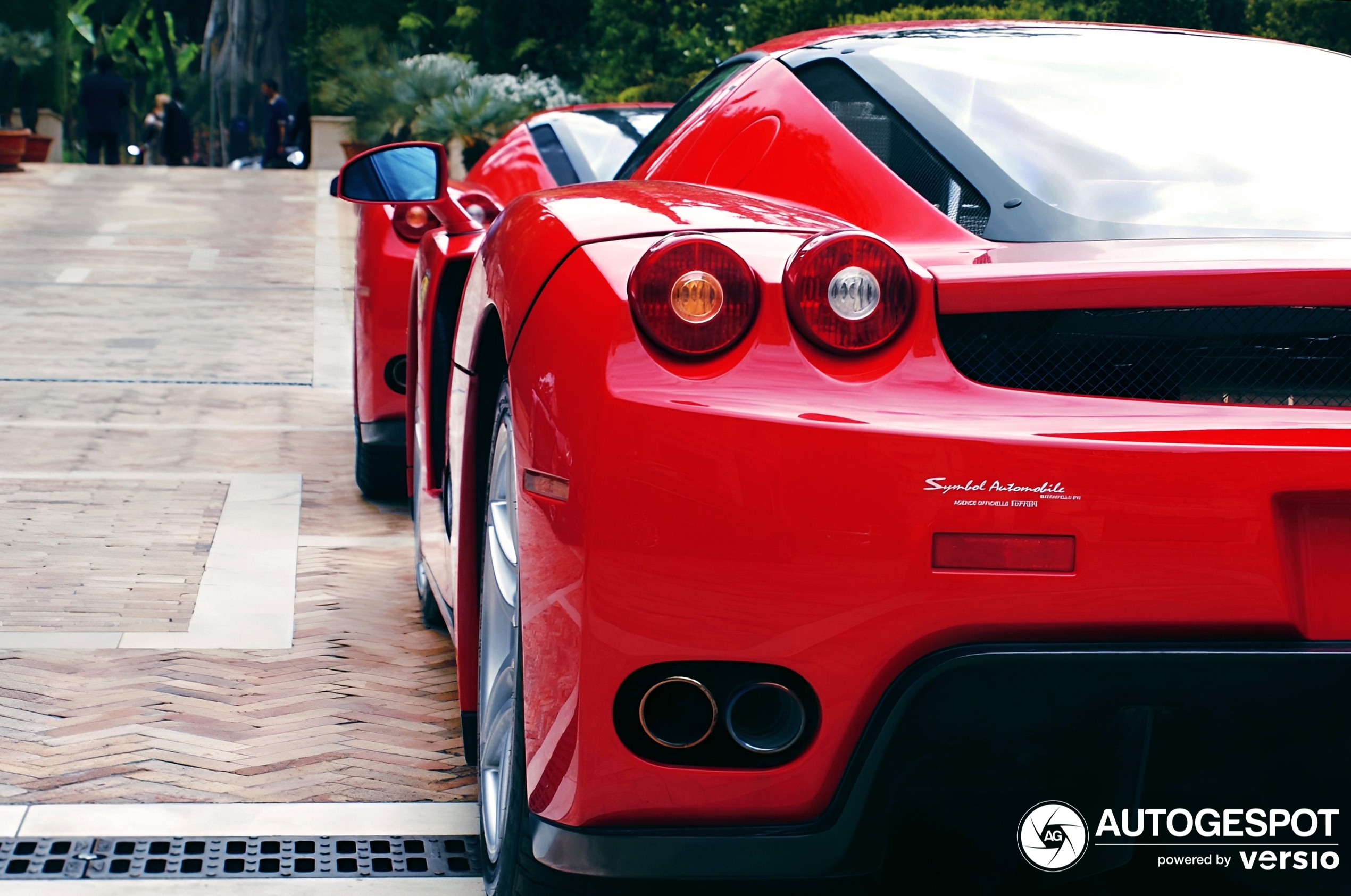 An astonishing combination of two Enzo Ferraris