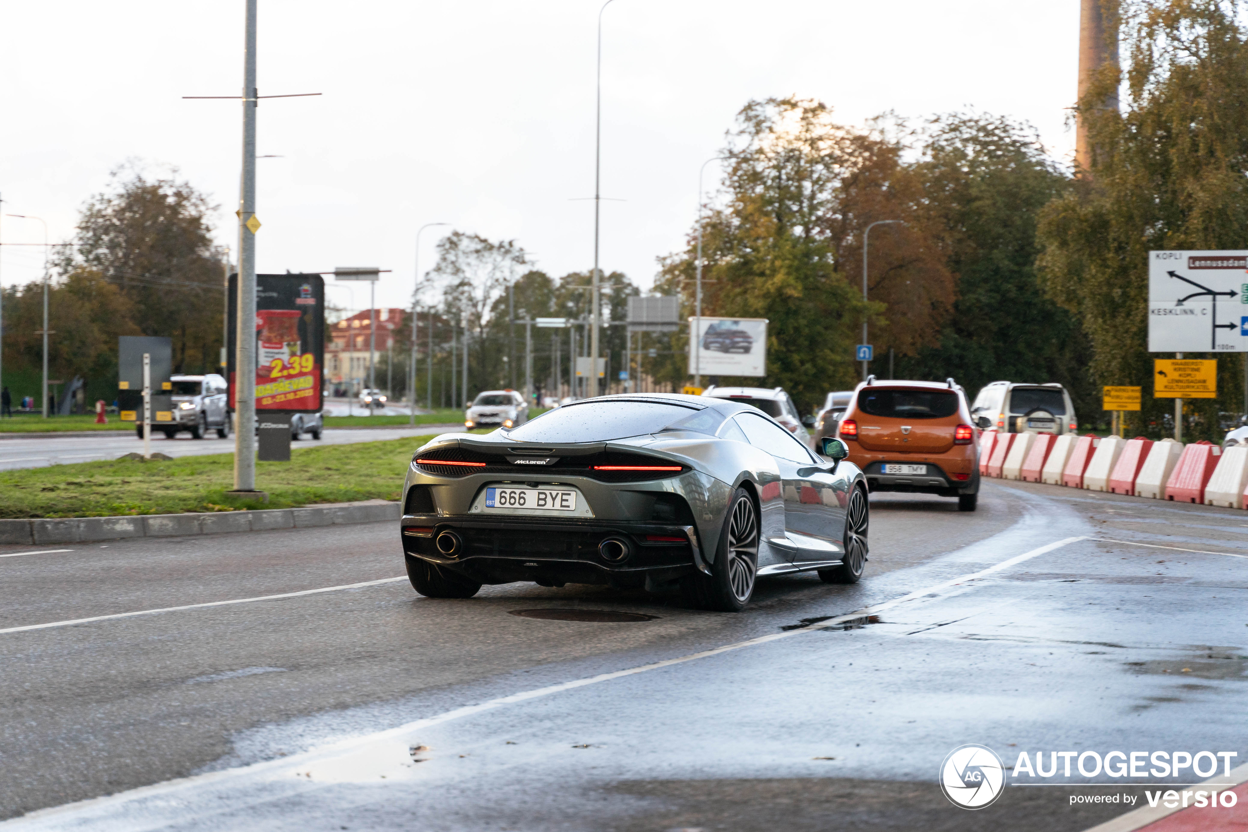 McLaren GT