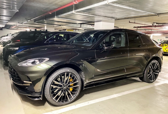 Aston Martin DBX707