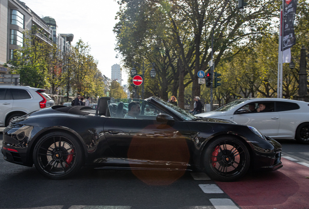 Porsche 992 Carrera 4 GTS Cabriolet