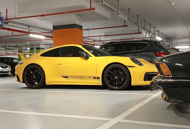 Porsche 992 Carrera 4S