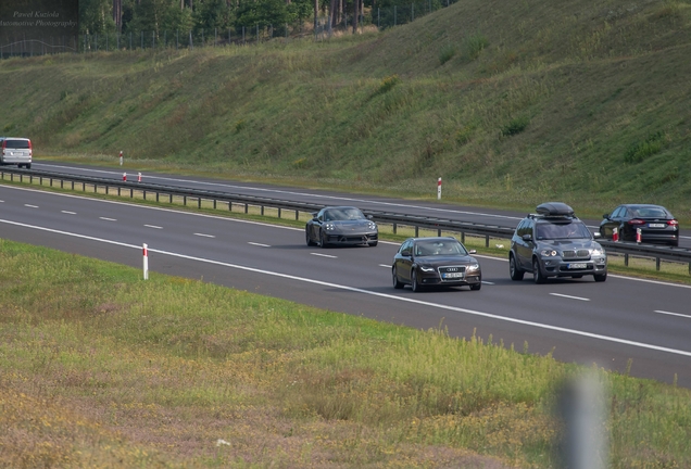 Porsche 992 Carrera 4S