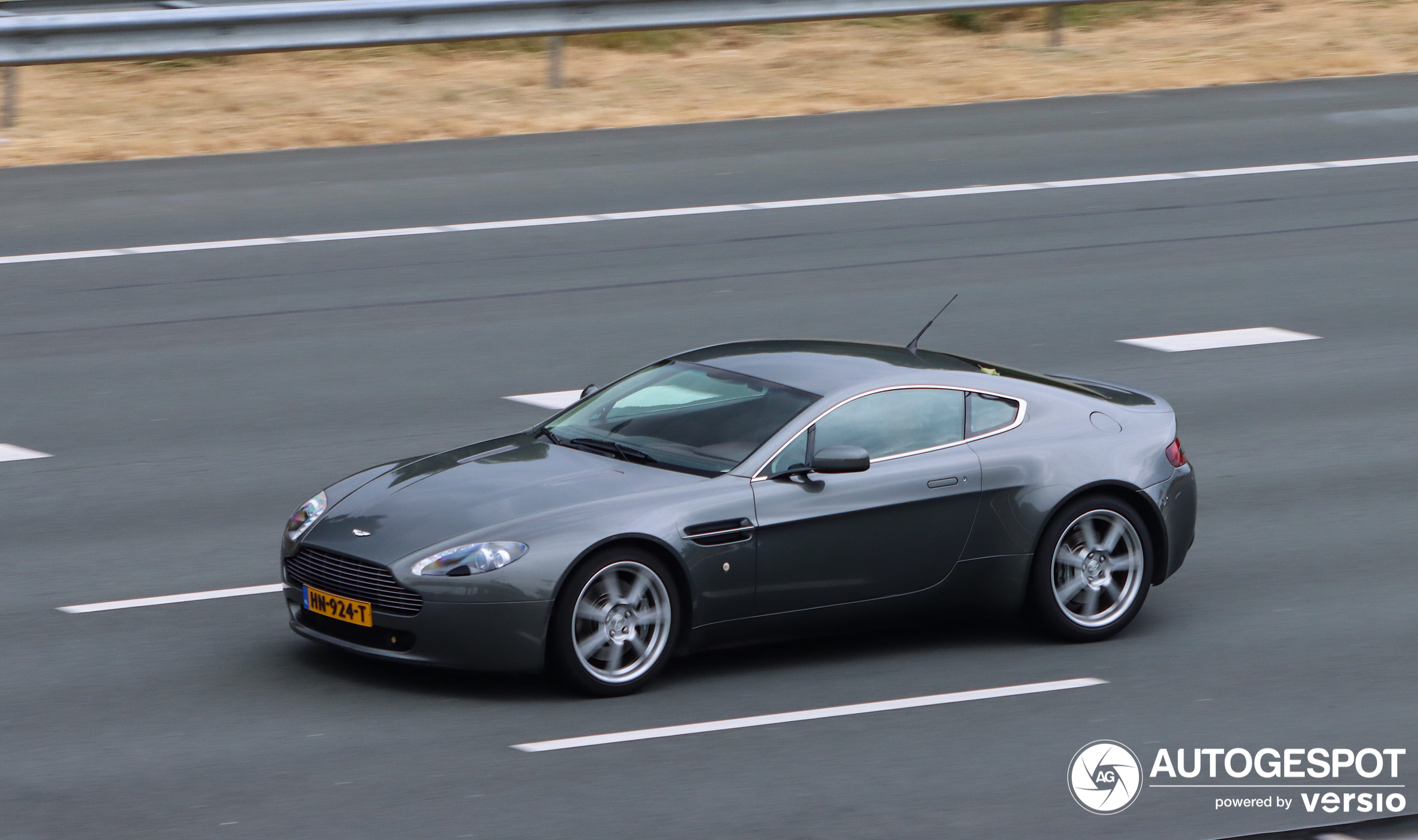 Aston Martin V8 Vantage