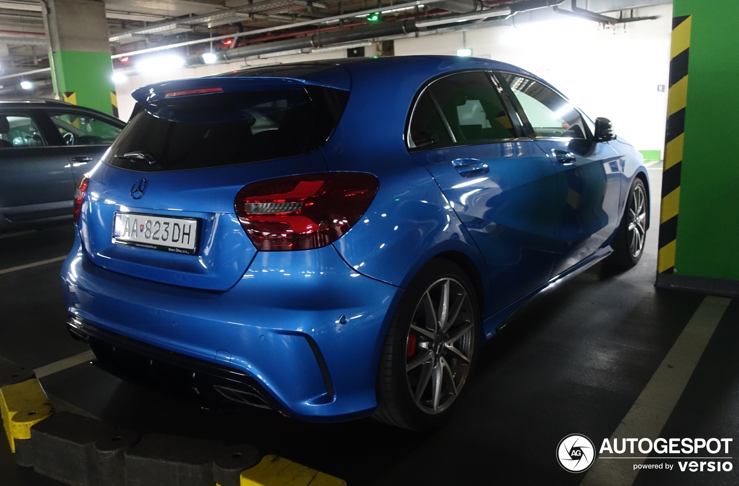 Mercedes-AMG A 45 W176 2015