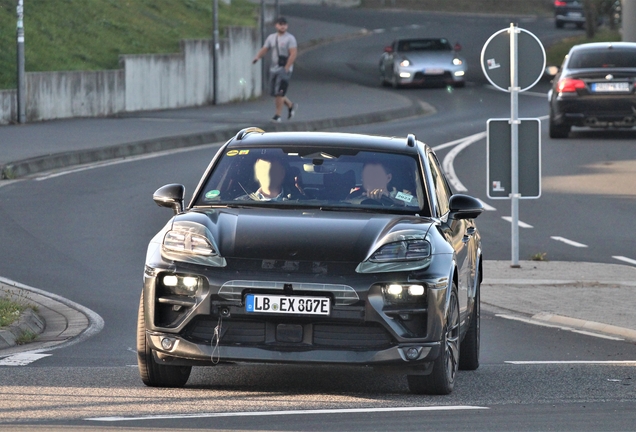 Porsche Macan EV