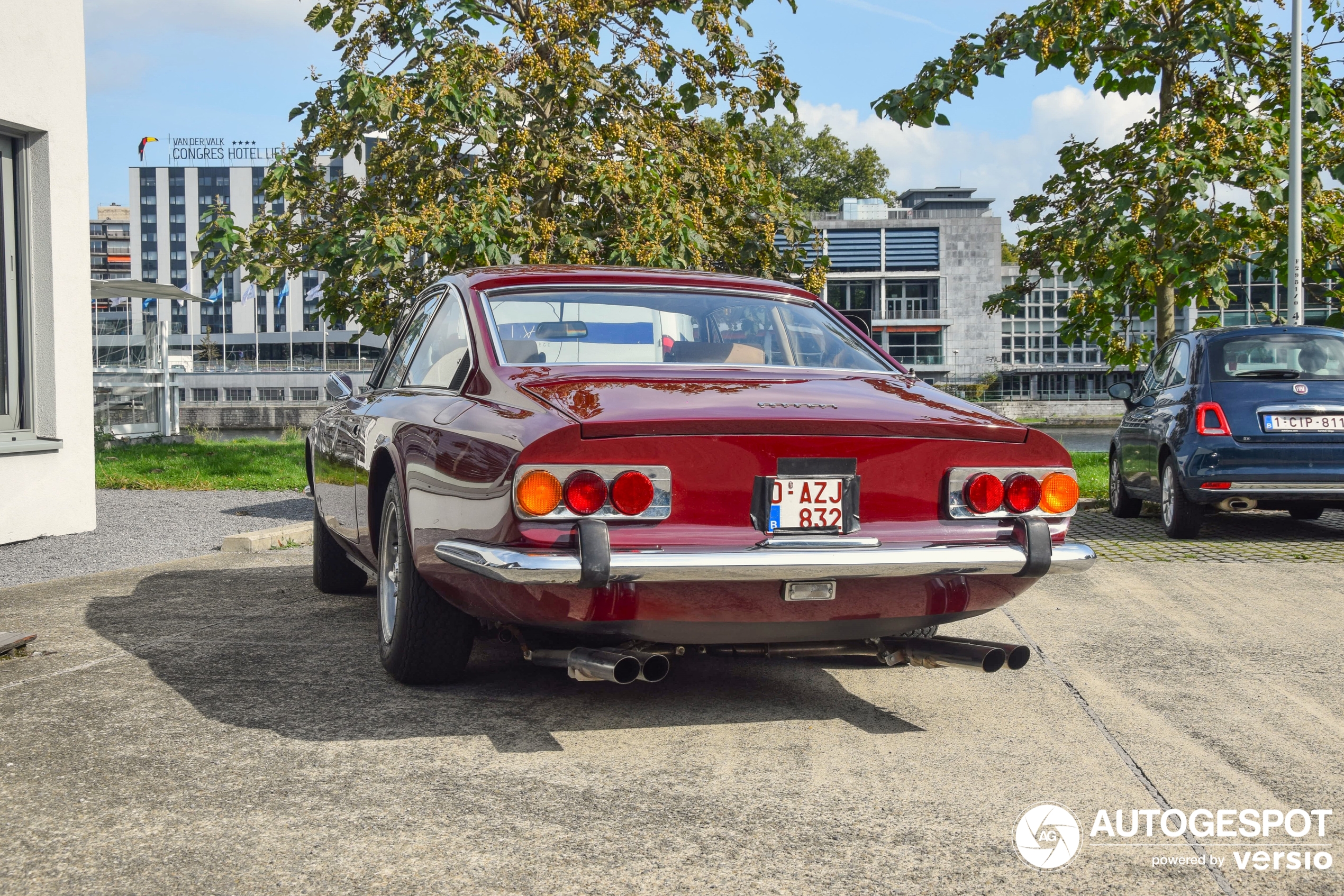 Ferrari 365 GT 2+2