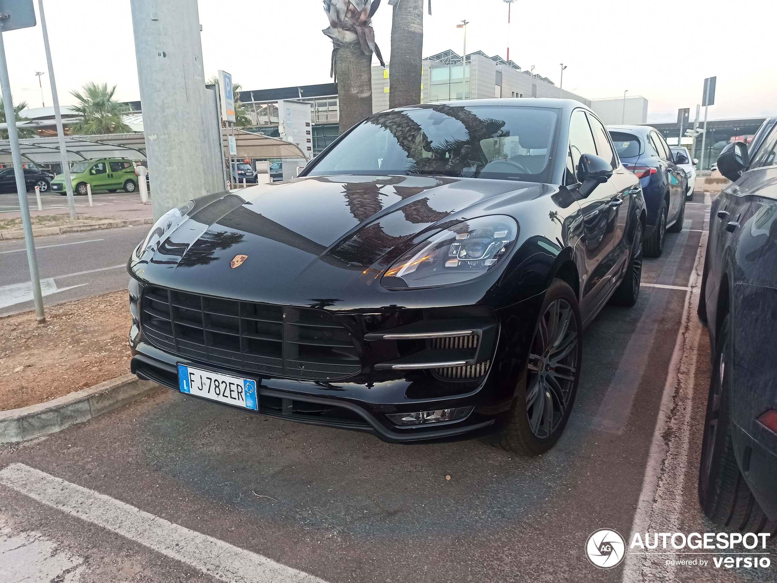 Porsche 95B Macan Turbo