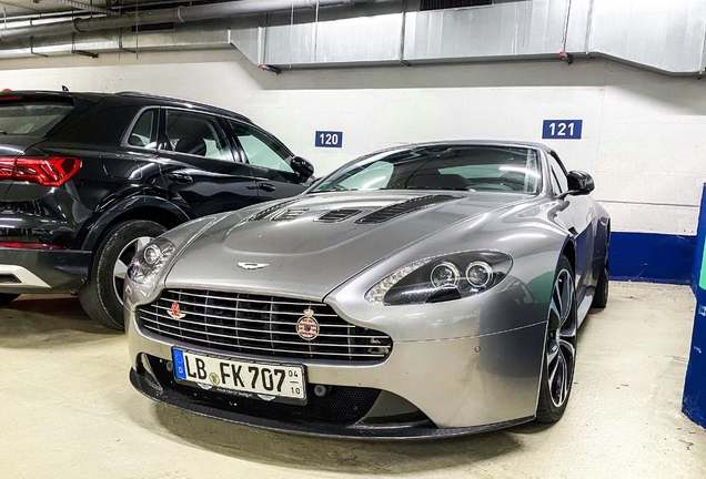 Aston Martin V12 Vantage Roadster