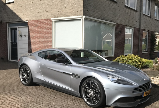 Aston Martin Vanquish 2013