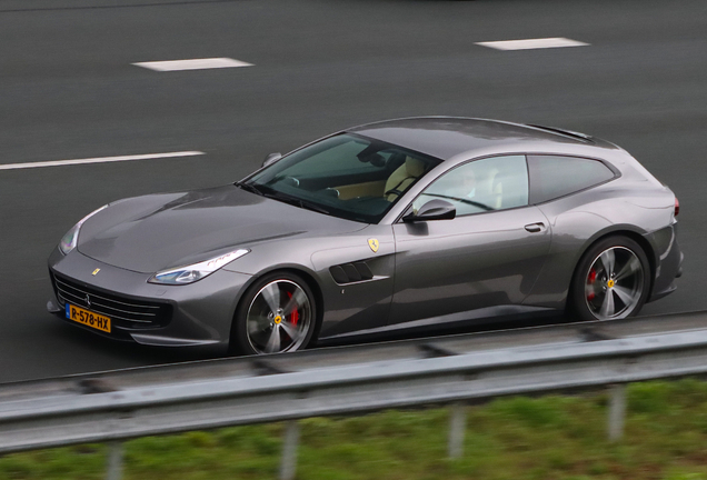 Ferrari GTC4Lusso