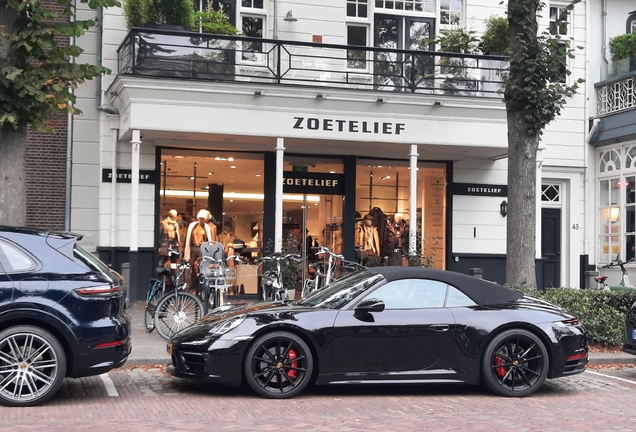 Porsche 992 Carrera 4S Cabriolet