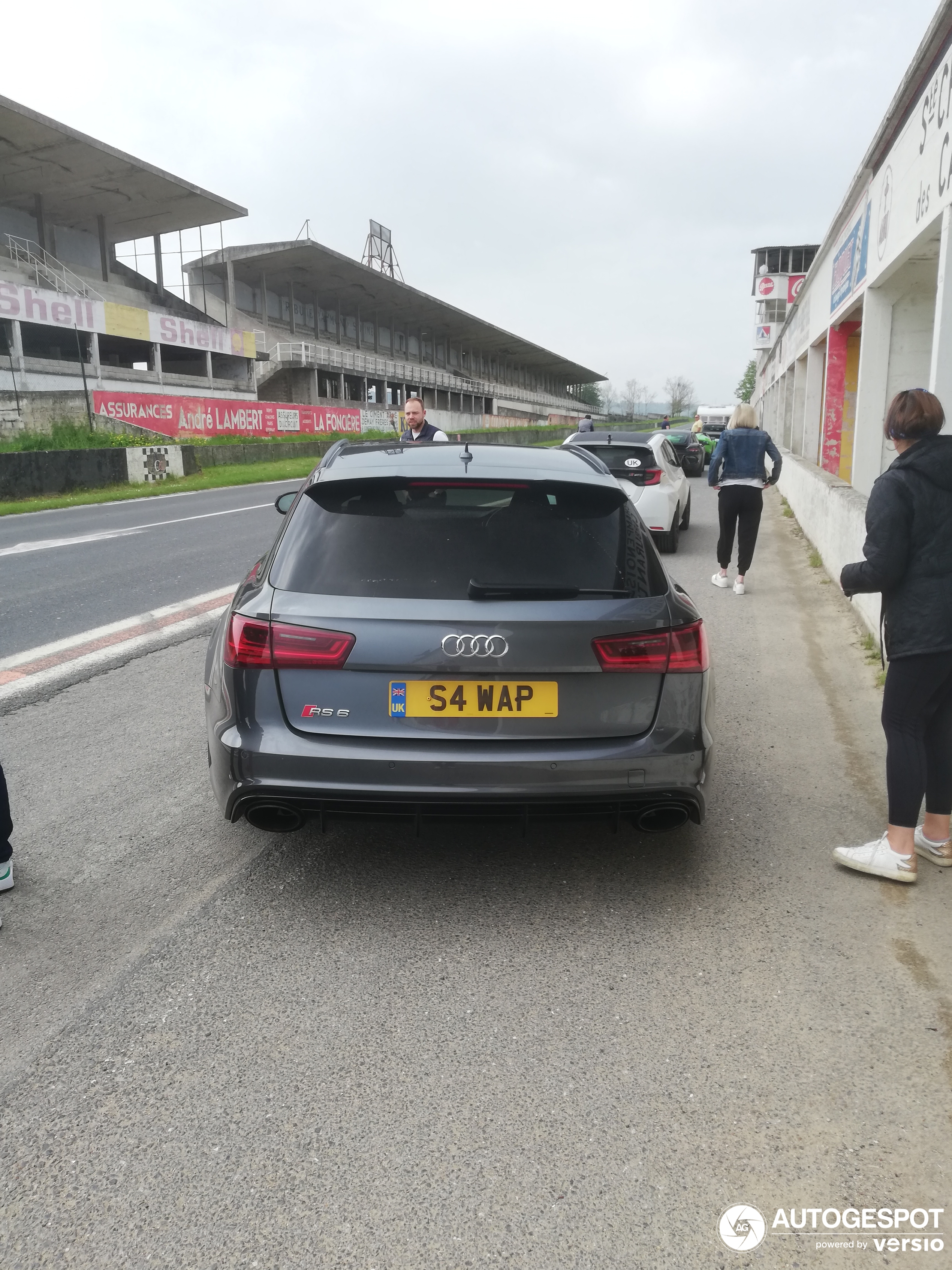 Audi RS6 Avant C7