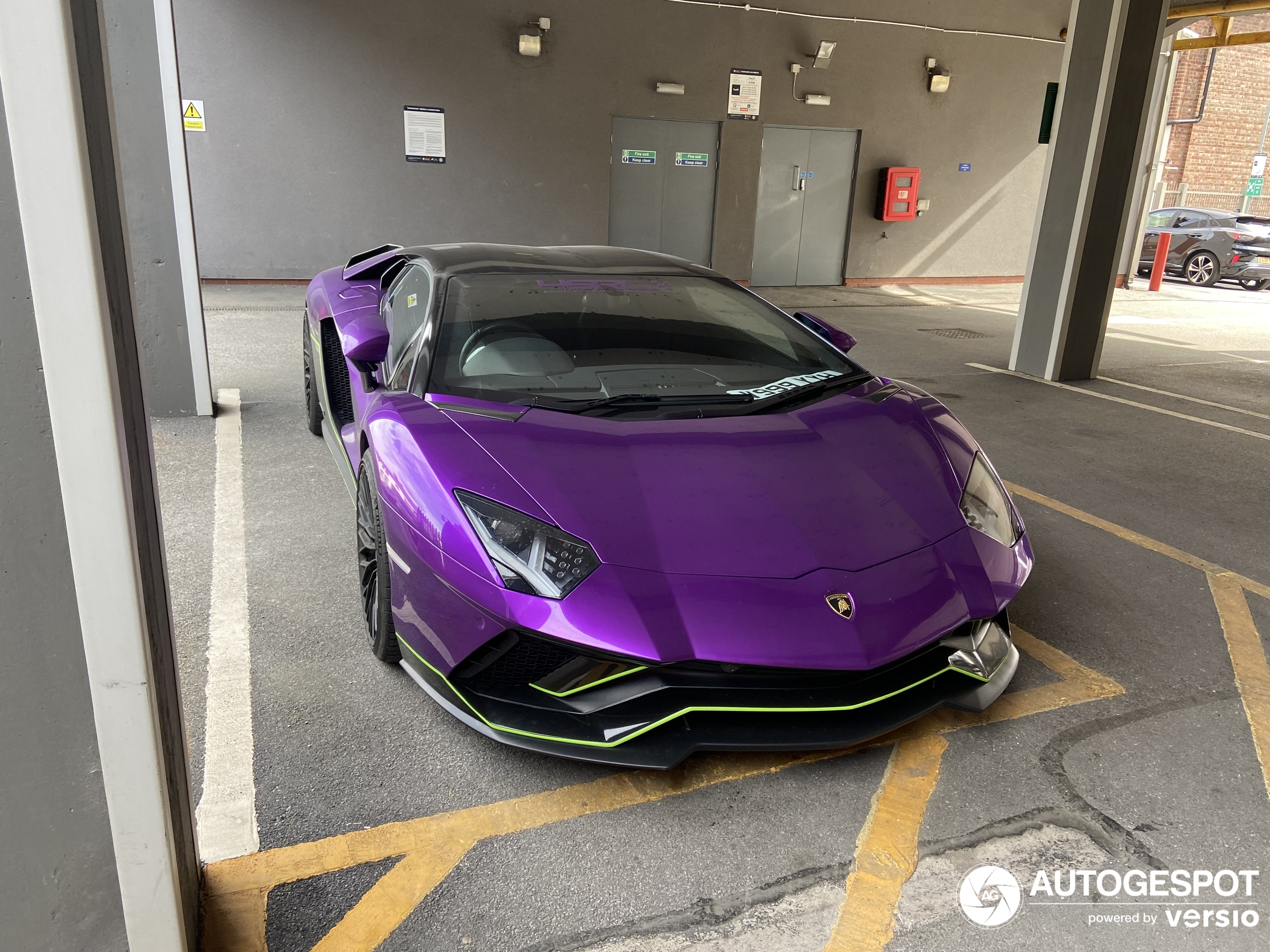 A stunning Lamborghini Aventador S appears in Sheffield.