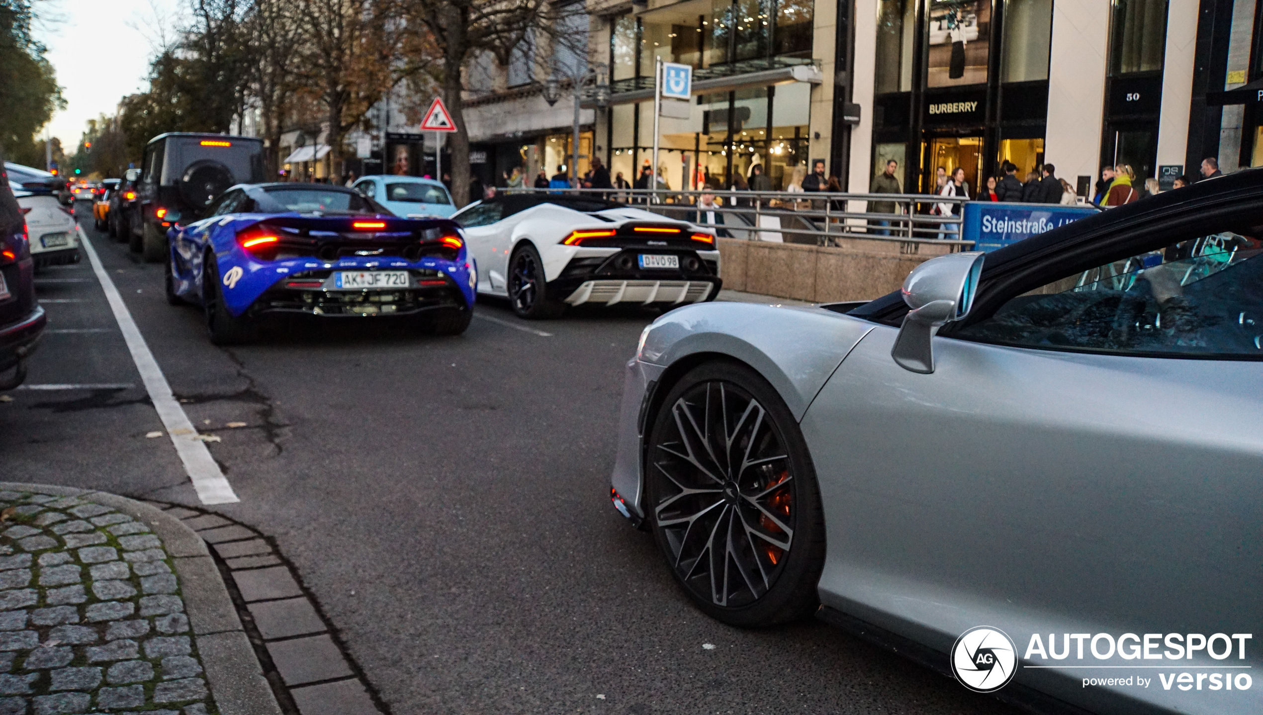 McLaren GT