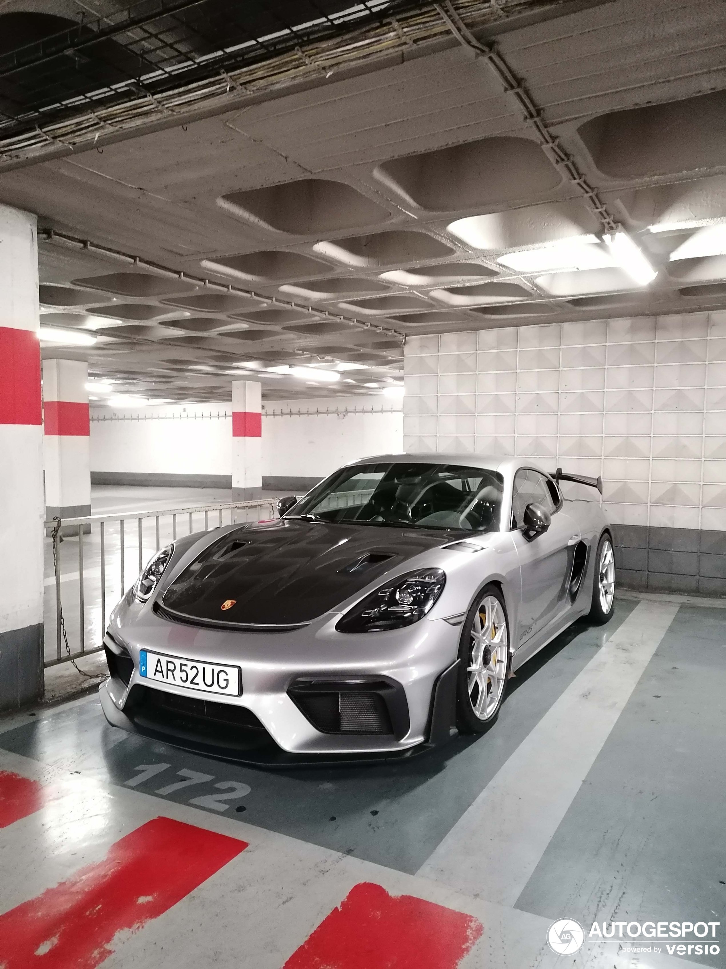 Porsche 718 Cayman GT4 RS Weissach Package