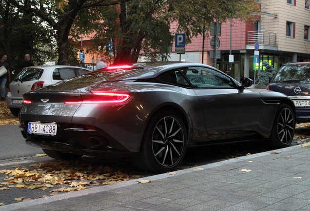 Aston Martin DB11 V8