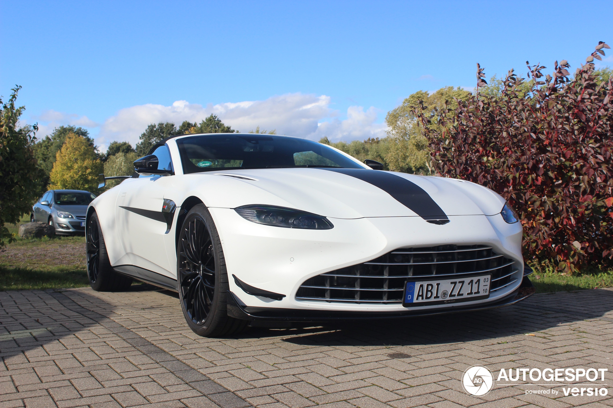 Aston Martin V8 Vantage Formula 1 Edition Roadster