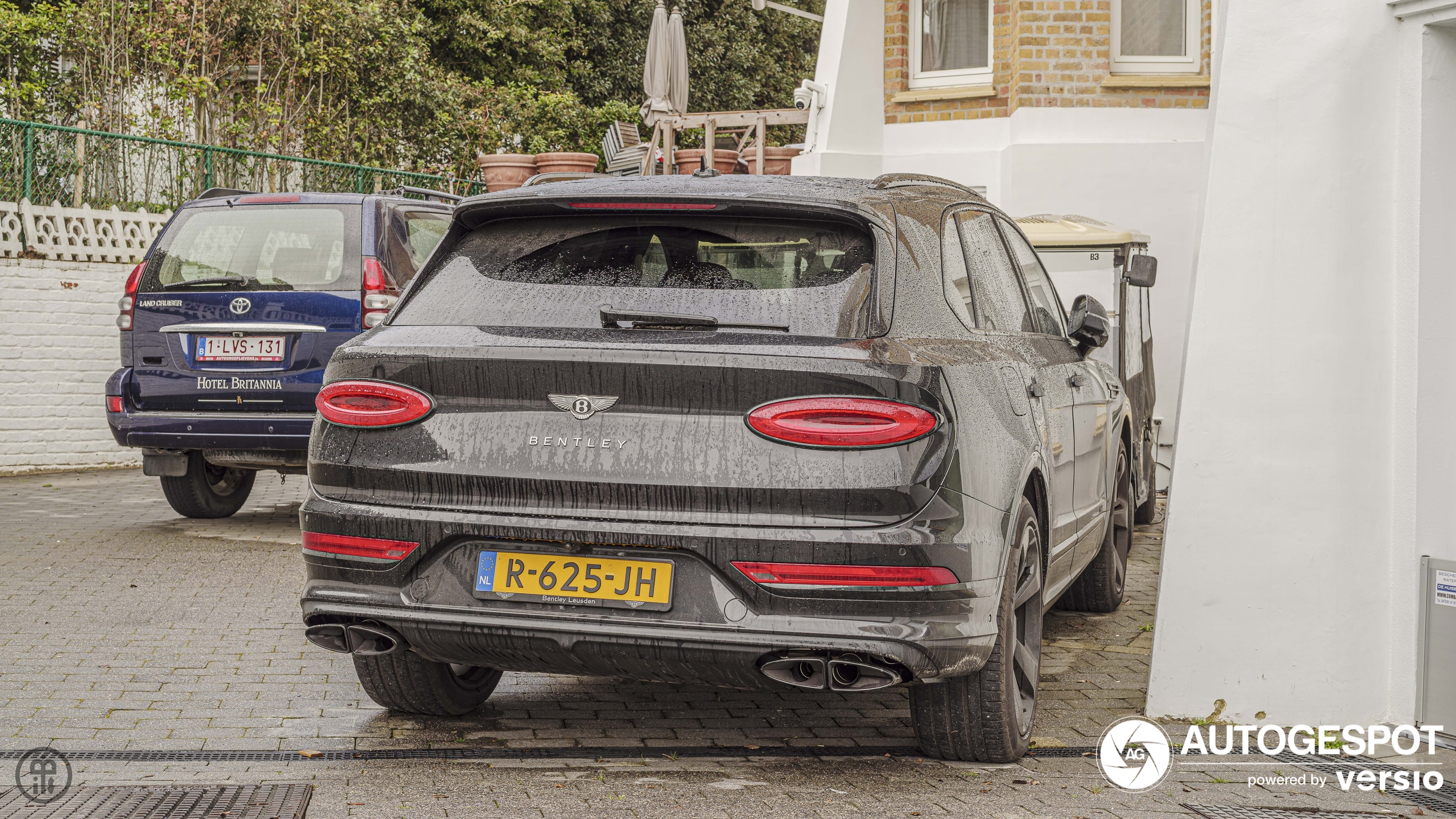 Bentley Bentayga Hybrid 2021