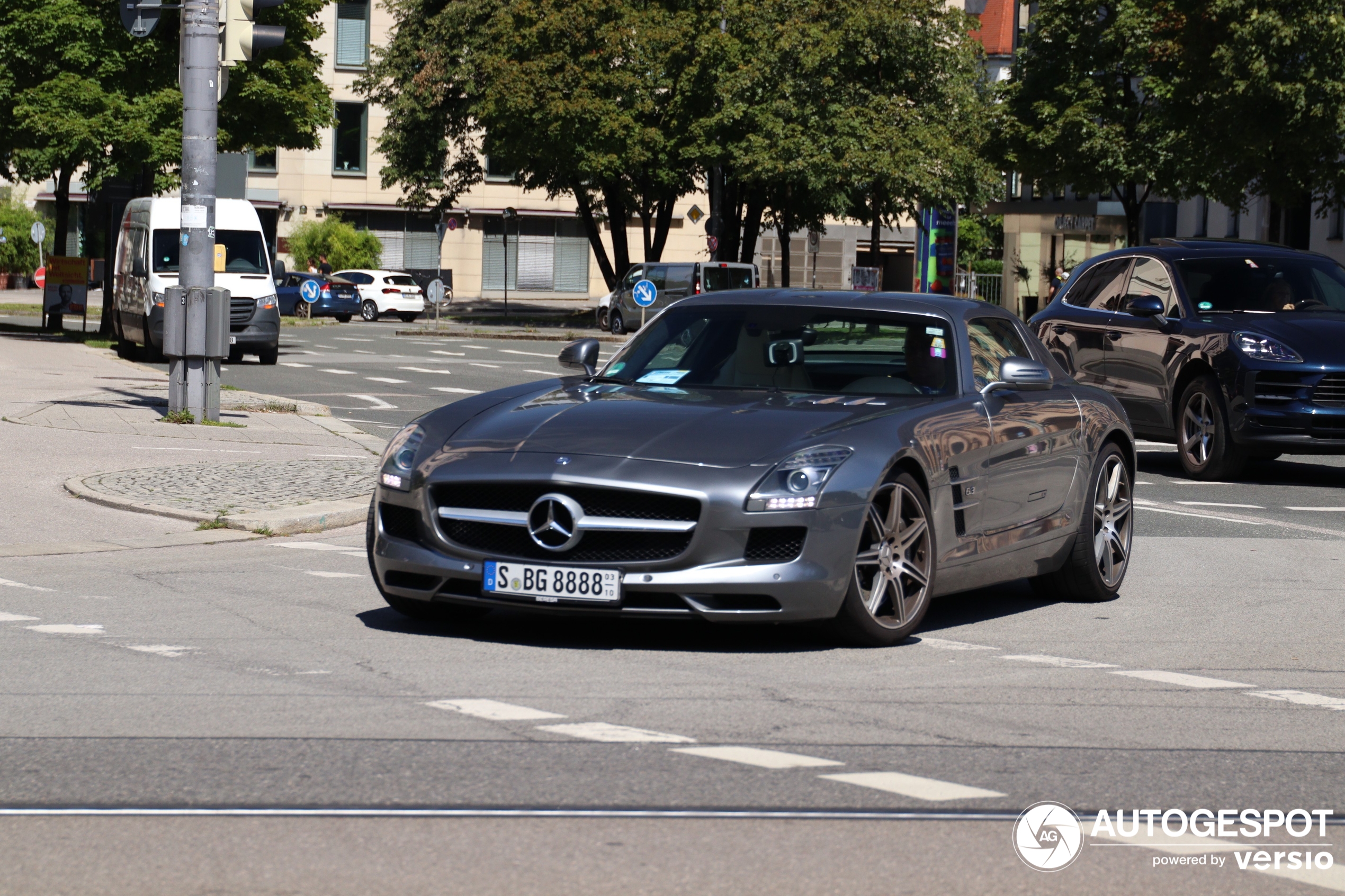 Mercedes-Benz SLS AMG