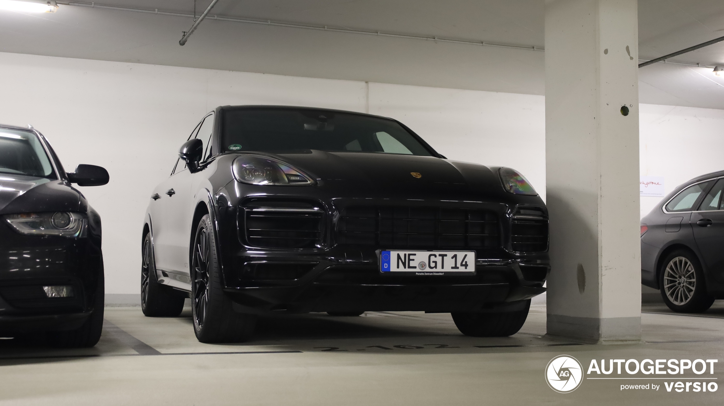 Porsche 9YA Cayenne GTS