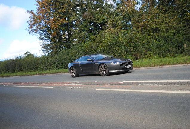 Aston Martin DB9