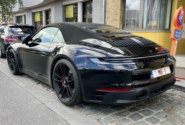 Porsche 992 Carrera 4 GTS Cabriolet