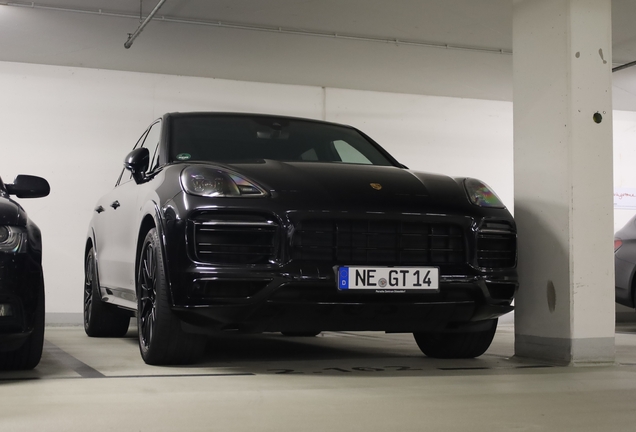 Porsche 9YA Cayenne GTS