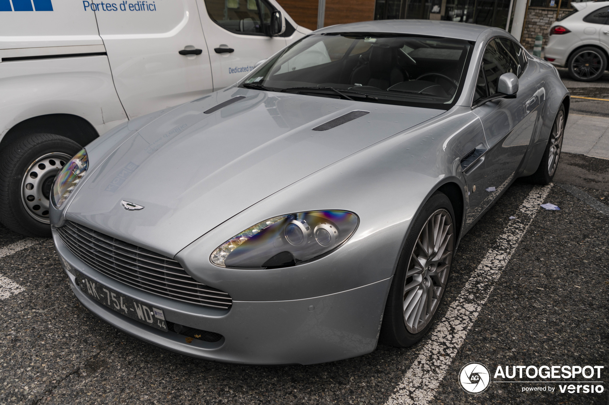 Aston Martin V8 Vantage