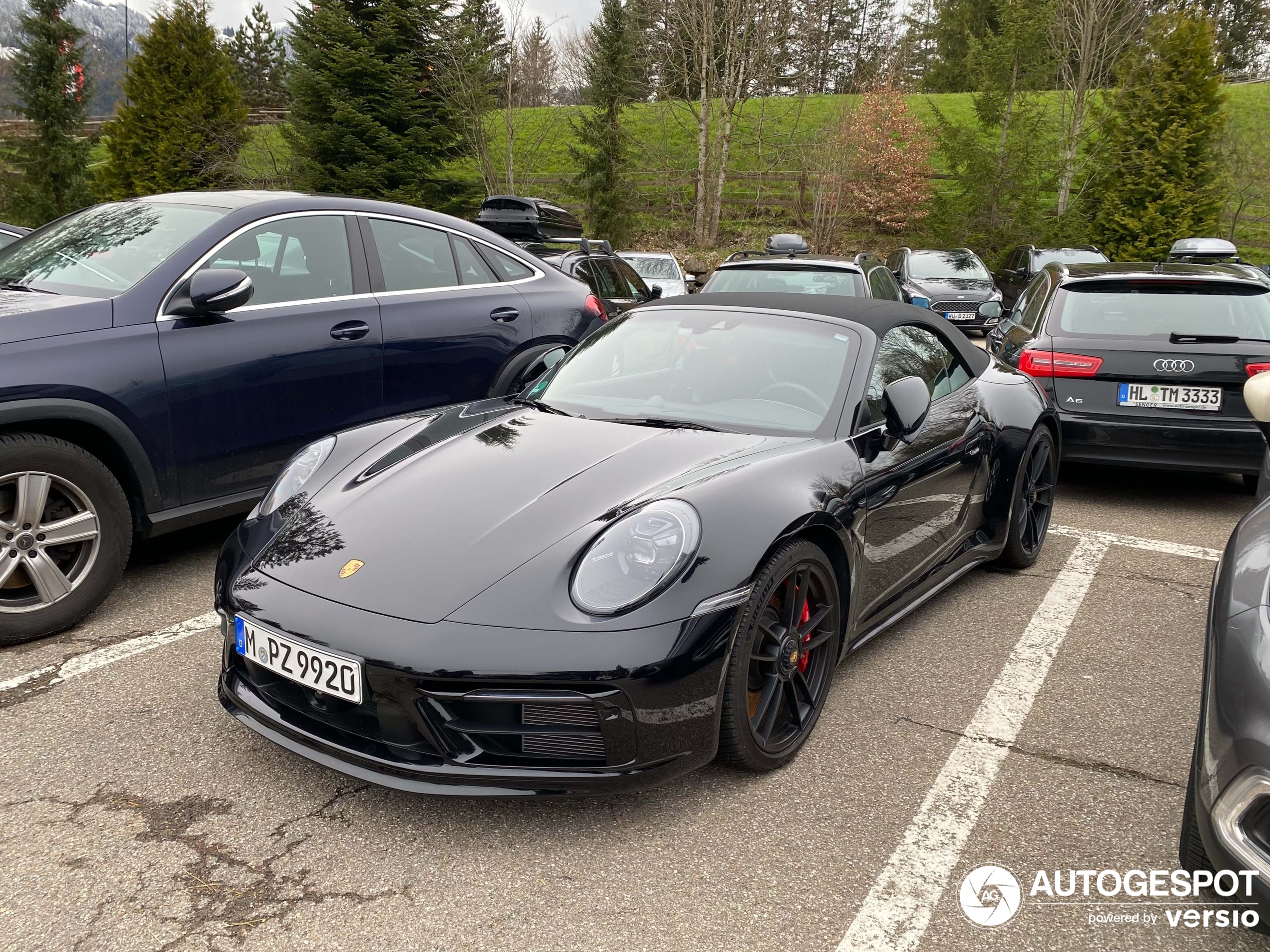 Porsche 992 Carrera 4 GTS Cabriolet