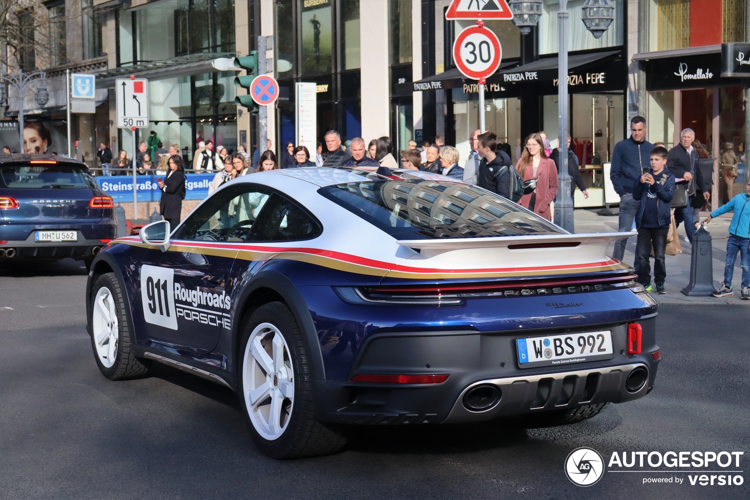 Porsche 992 Dakar