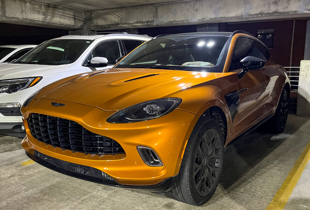 Aston Martin DBX