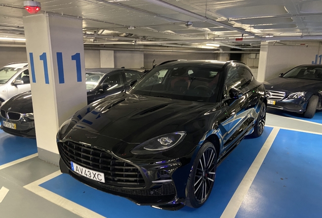 Aston Martin DBX707