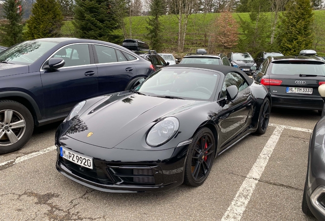 Porsche 992 Carrera 4 GTS Cabriolet