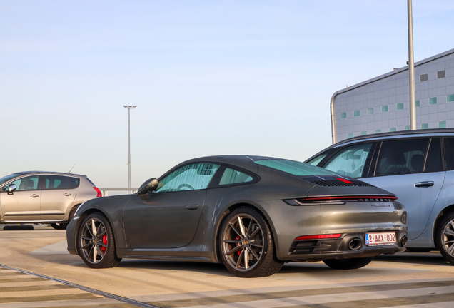 Porsche 992 Carrera 4S