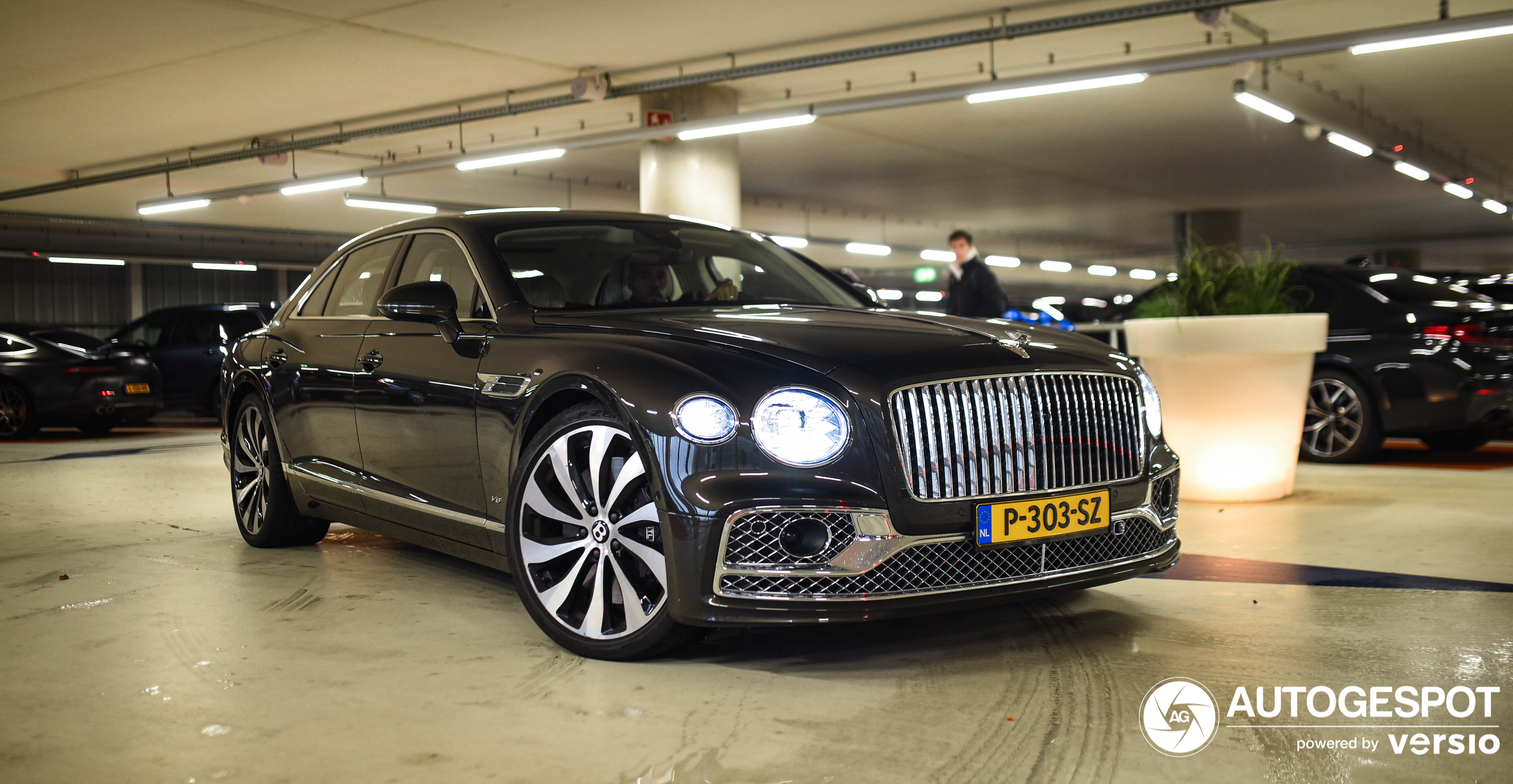 Bentley Flying Spur V8 2021