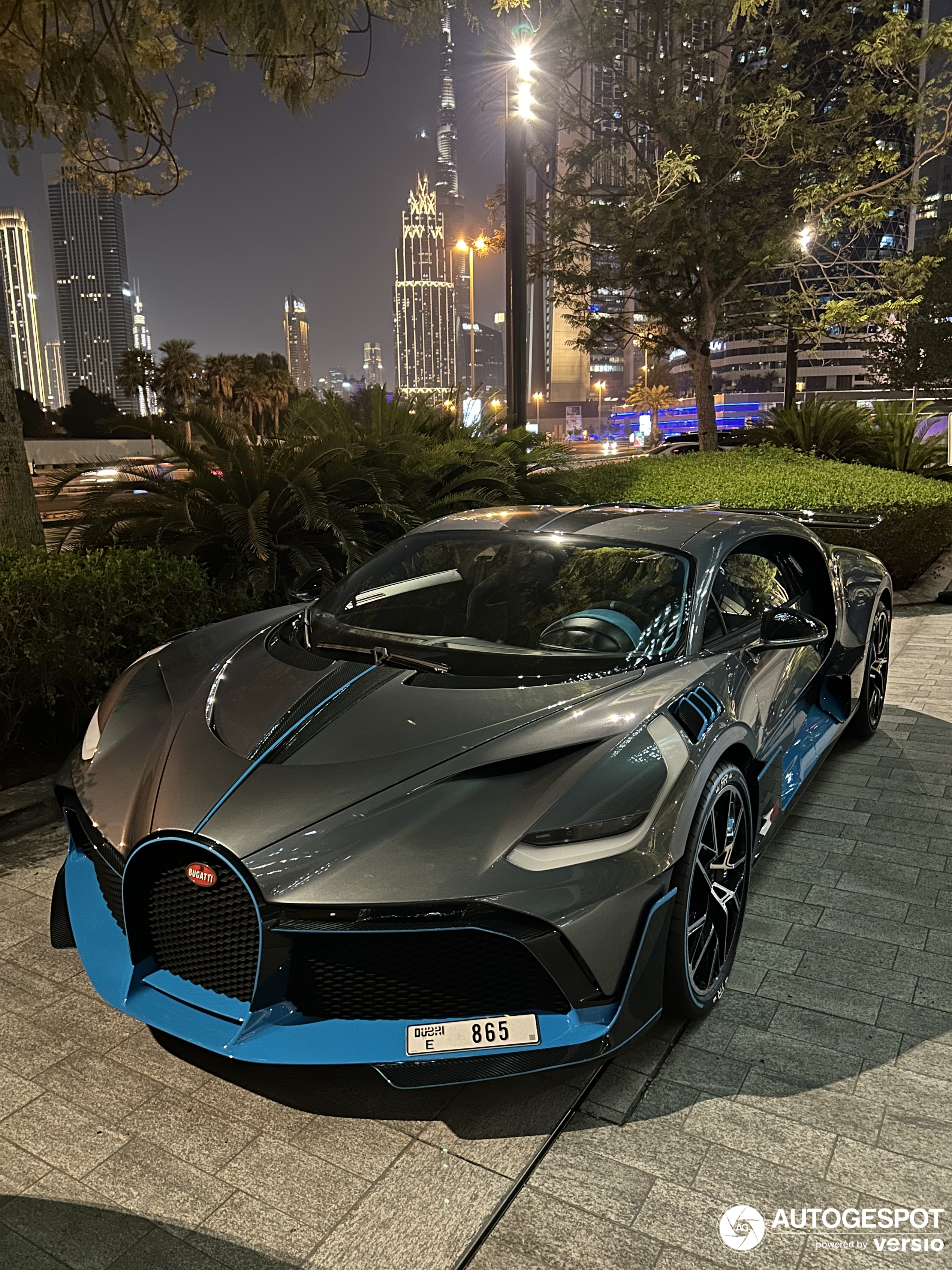 A Fourth Divo shows up in Dubai