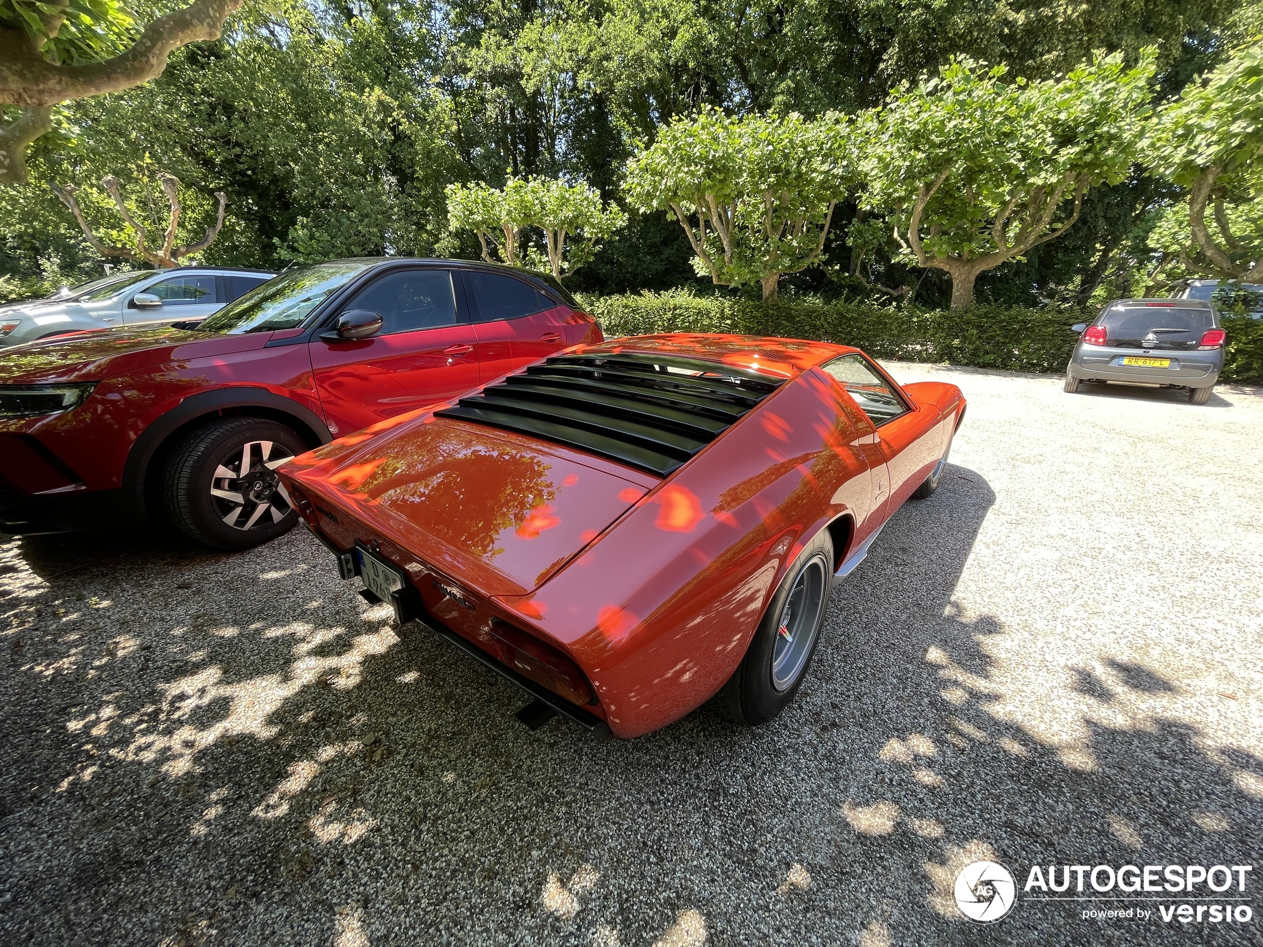 This Miura appears to come straight out of the movie "The Italian Job."