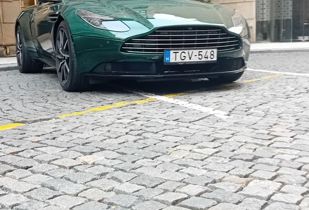 Aston Martin DB11 V8