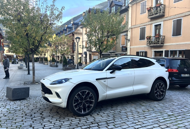 Aston Martin DBX