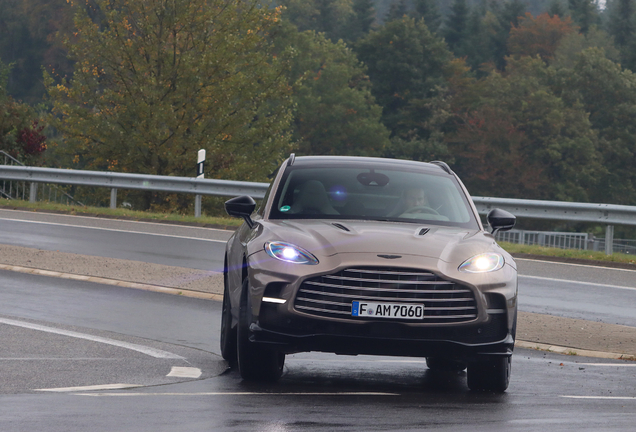 Aston Martin DBX707