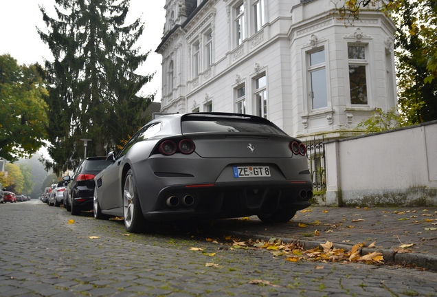 Ferrari GTC4Lusso T