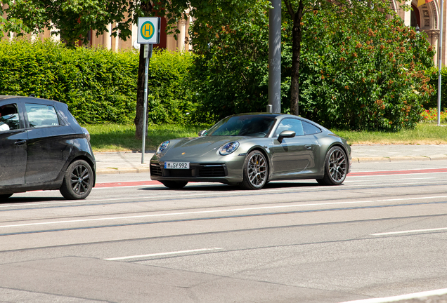 Porsche 992 Carrera 4S