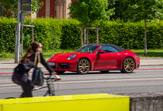 Porsche 992 Carrera 4S Cabriolet